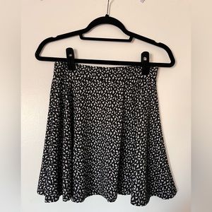 Mossimo Black and White Patterned Flowy Skirt